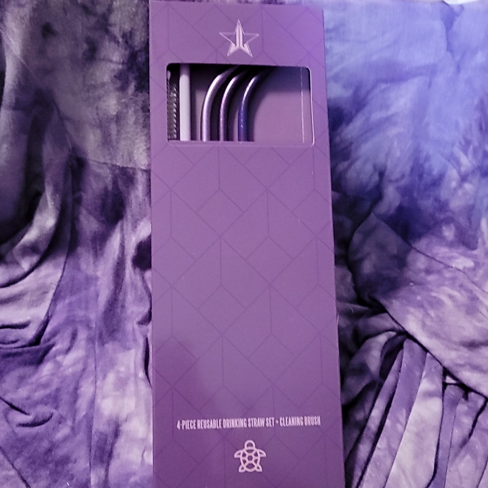 Jeffree Star 4 Piece Reusable Straw Set
